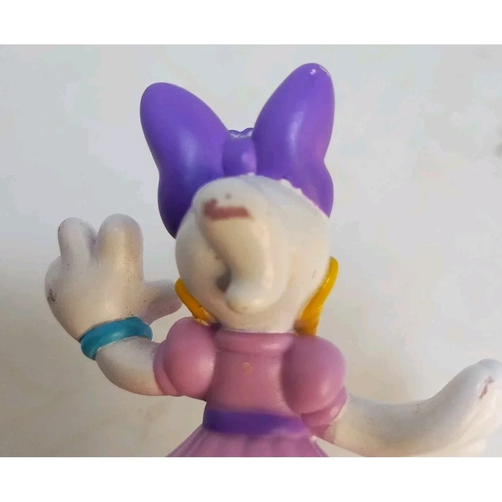 Disney daisy duck